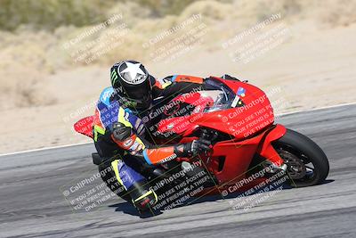 media/Dec-01-2025-Moto Forza (Mon) [[2daa91e15f]]/2-Intermediate Group/Session 4 Turn 9/